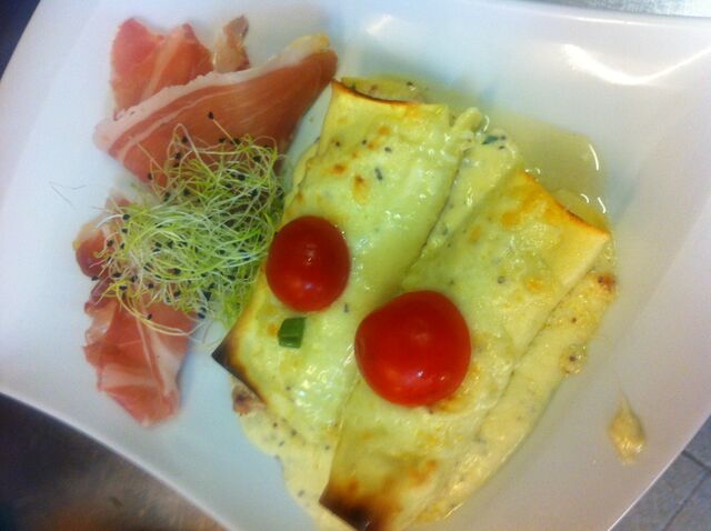 Cannelloni mit Spargel und Parmaschinken