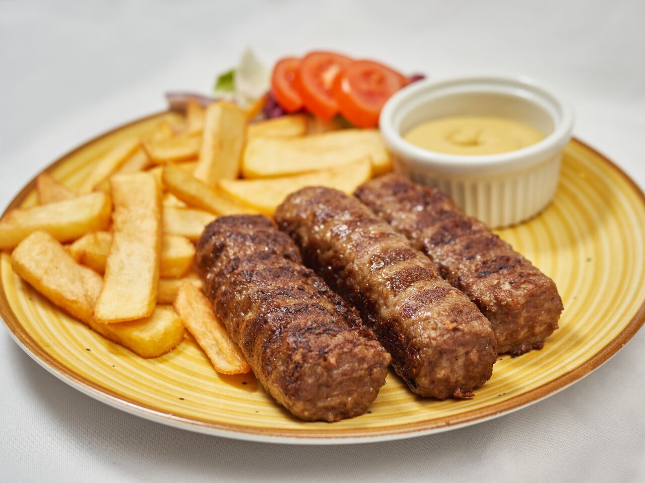 Mici cu cartofi prăjiți