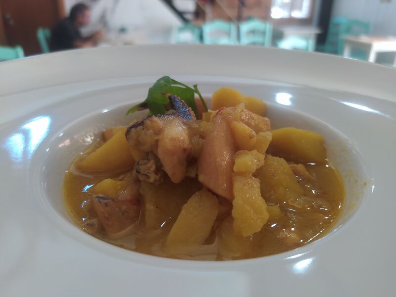 Patatas con chocos