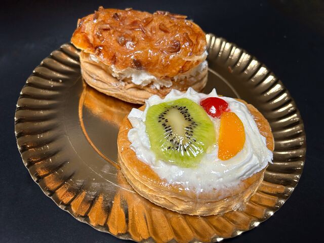 Lengua de nata y frutas