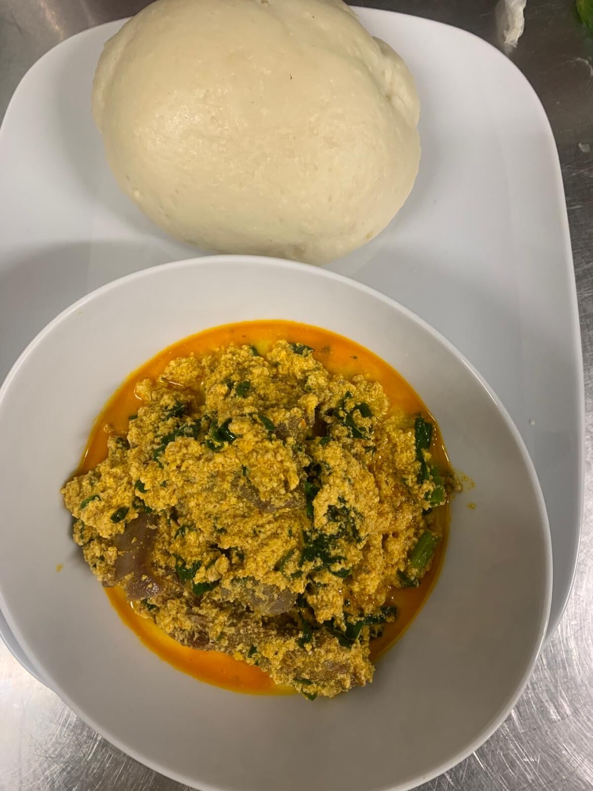 Pounded Yam mit Egwusi soup
