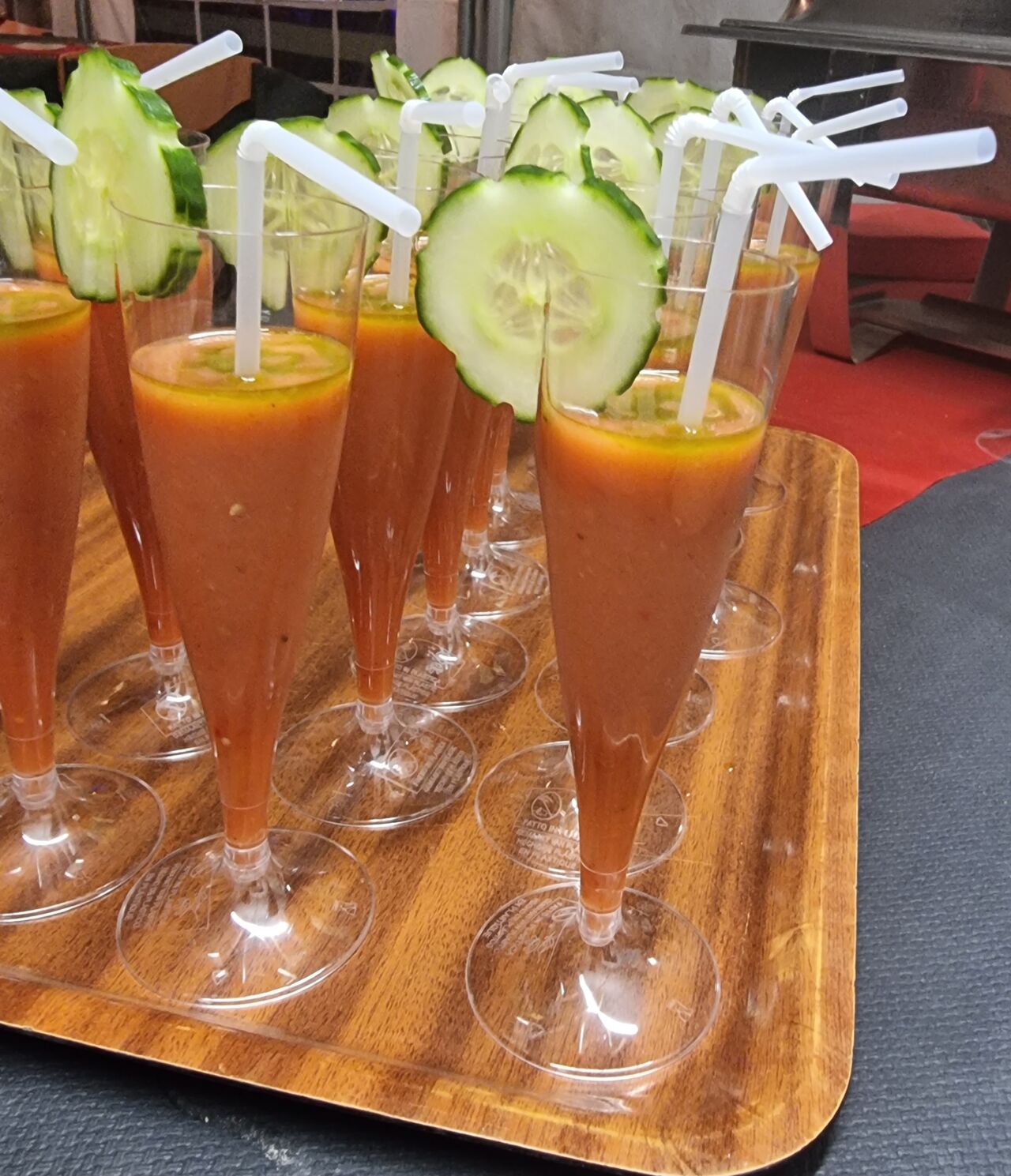 Gaspacho à l'huile de basilic 