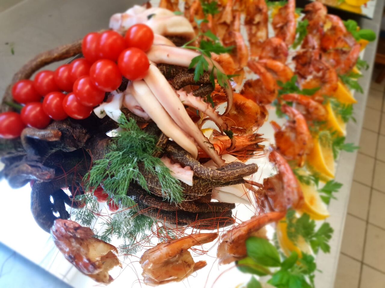 Platte mit Meeresfrühte