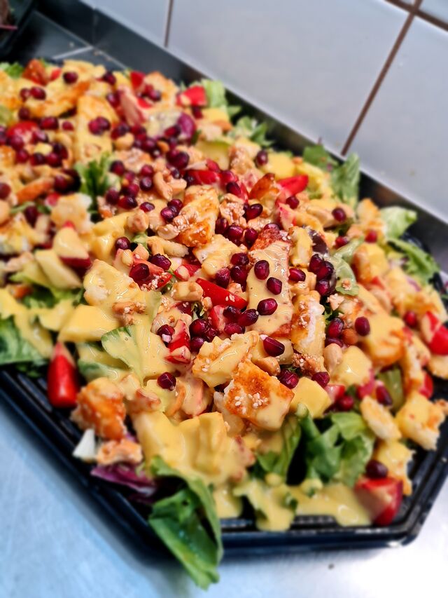 Sałatka z serem halloumi 