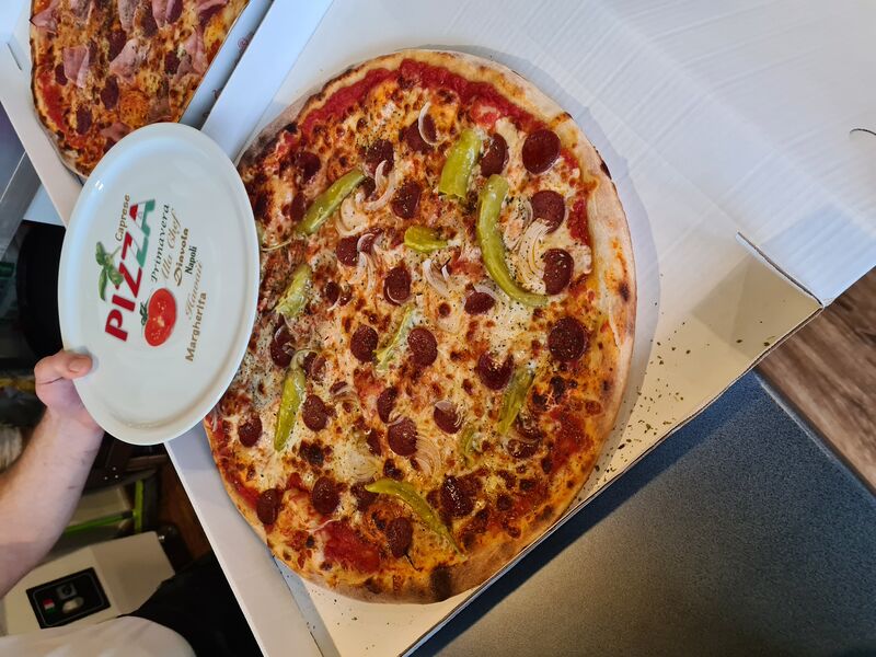 Für den großen Hunger unsere 50cm Durchmesser Pizza