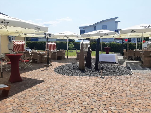 Auch unser Sonnen-Innenhof bietet Ihnen die Möglichkeit den Alltag zu vergessen und es sich gut gehen zu lassen. 