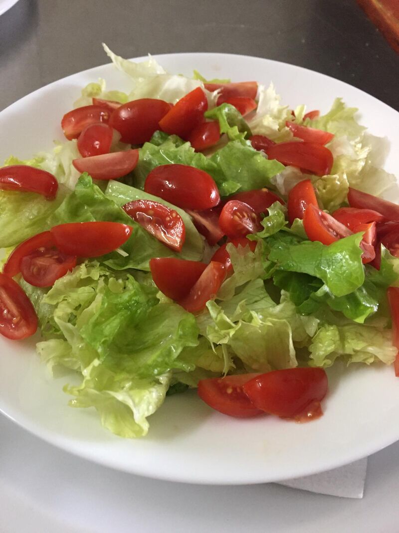 Zelena salata sa cherry rajčicama 