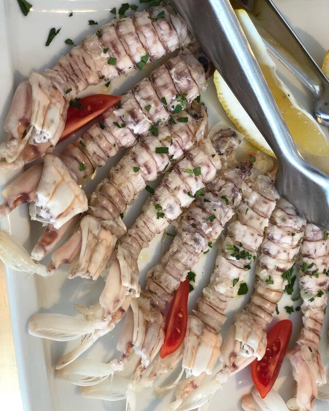 Cicale di mare bollita.
