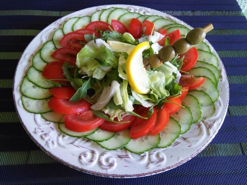 Friss vegyes saláta