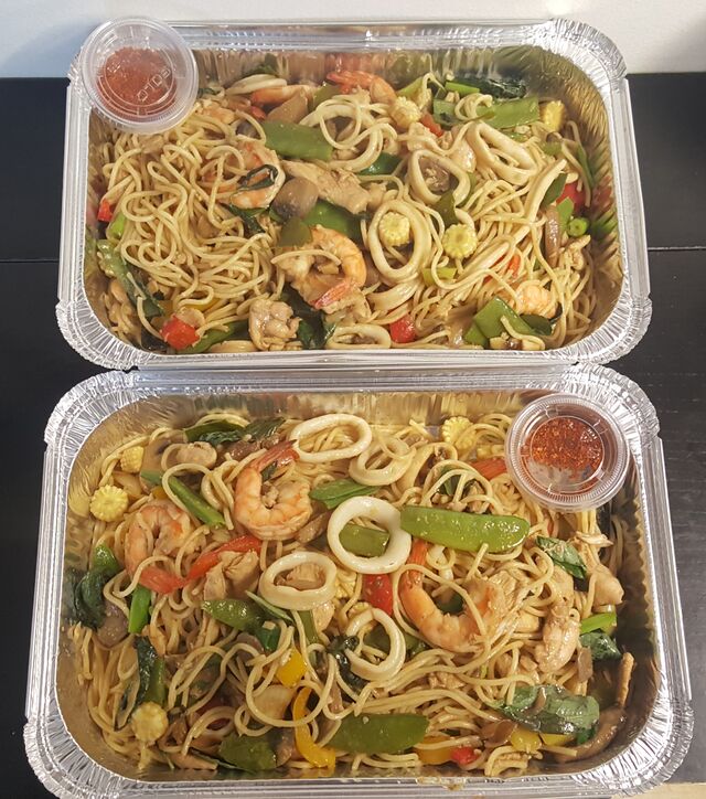 Pad Khi Mao: Poulet, Crevettes, Encornets, Spaghetti façon Thaï (épicé) Sur Cde ( 2 potions minimum )
