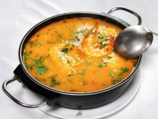 Arroz de tamboril - fresco com gambas e amêijoas.