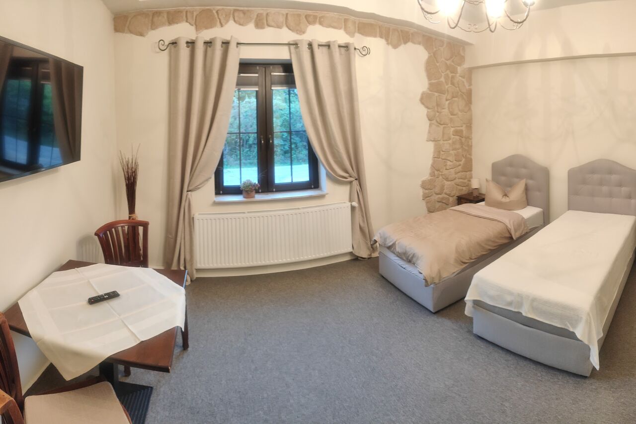 Einzel, Doppelzimmer sowie Mehrbettzimmer