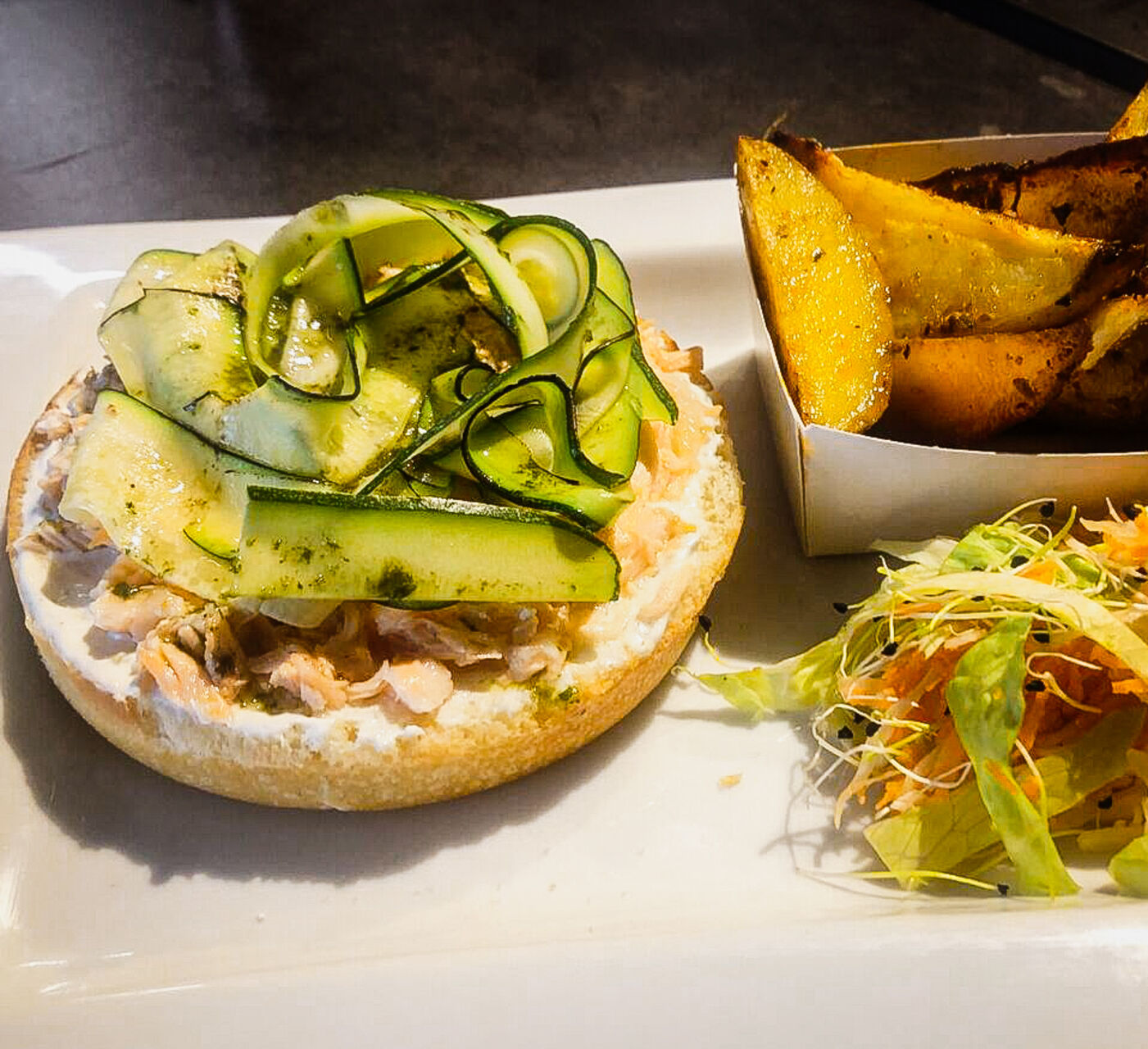 Pain garni saumon courgette