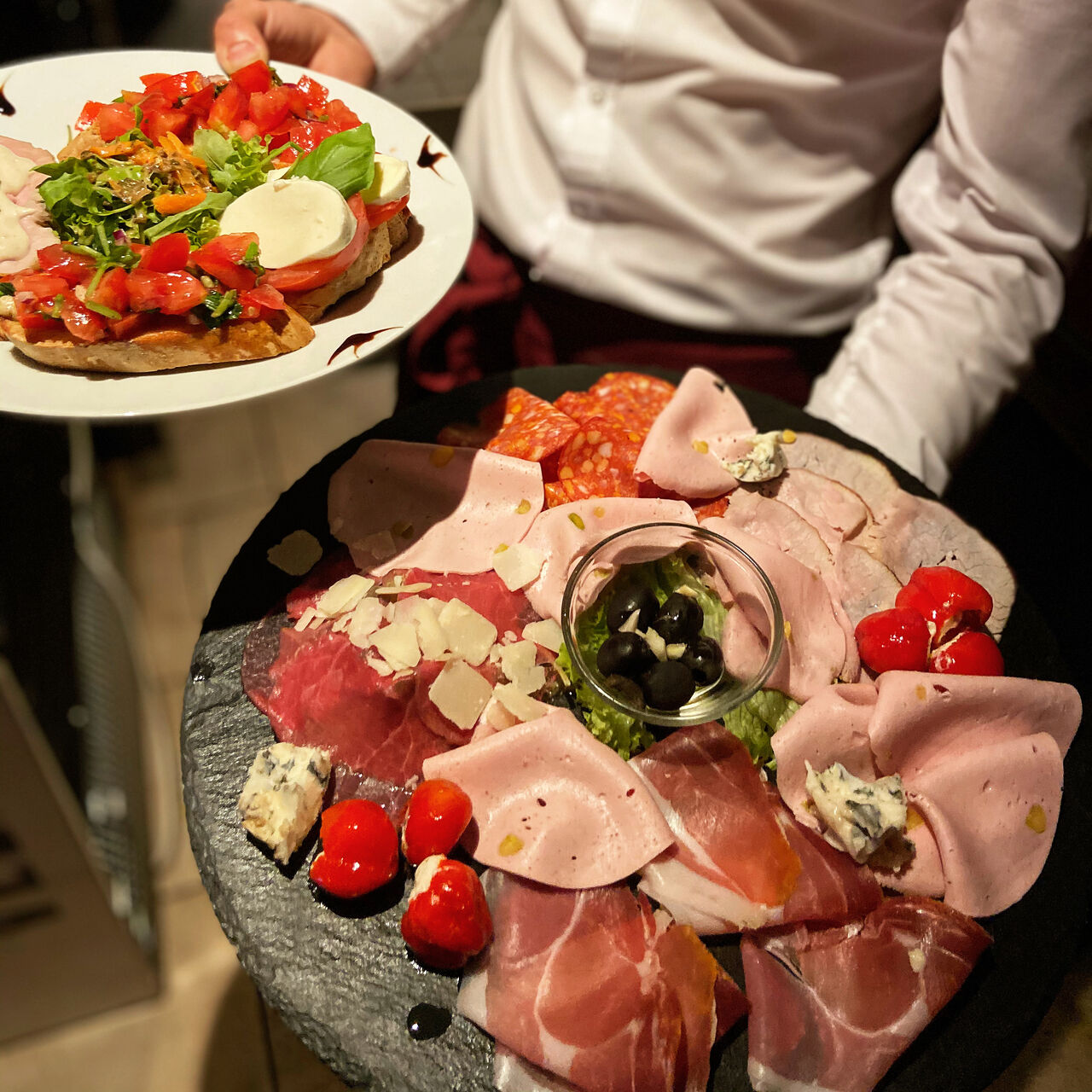 Unser Affettato Misto und Bruschetta 