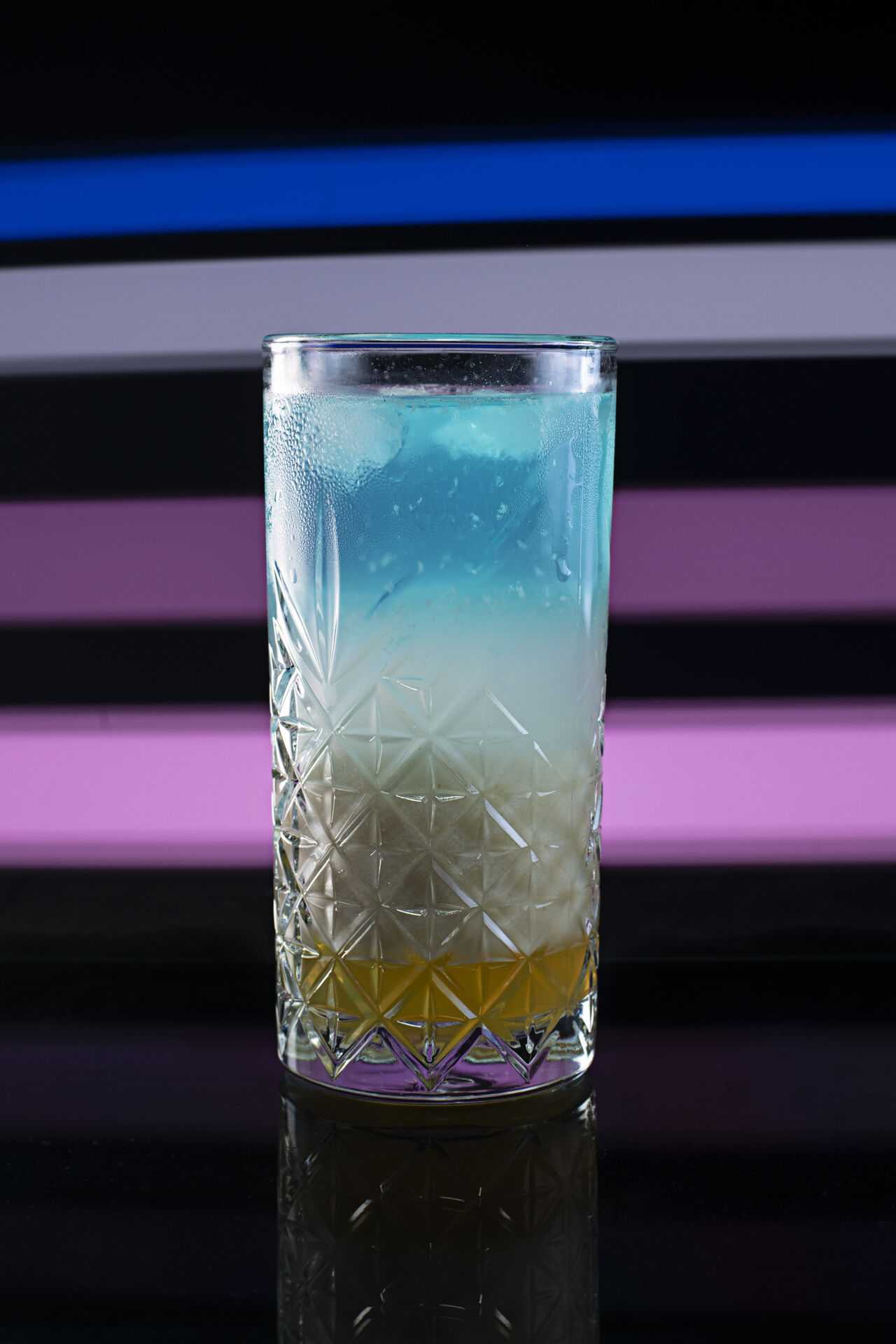 La plage
Ingrédients ; pêche, litchi, limonade, vodka, curaçao
Saveur : fruité, doux
Catégorie : Création