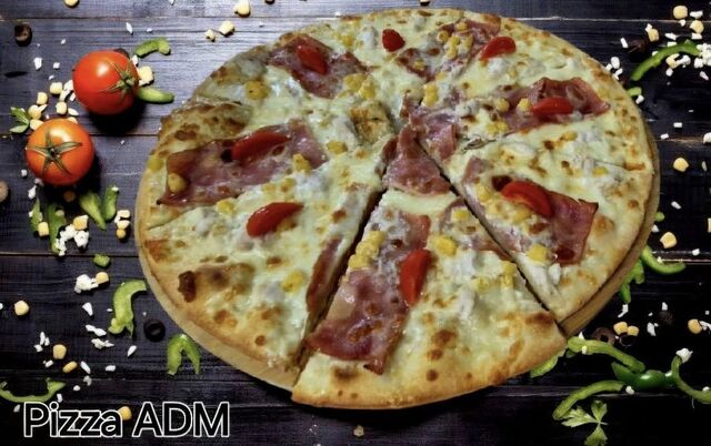 Sos alb, bacon, piept de pui, porumb, rosii cherry