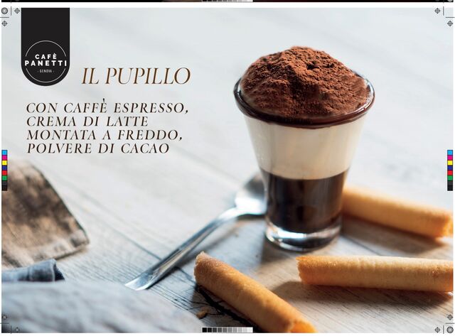 Caffè espresso 100% Arabica con crema di latte montata e cacao
