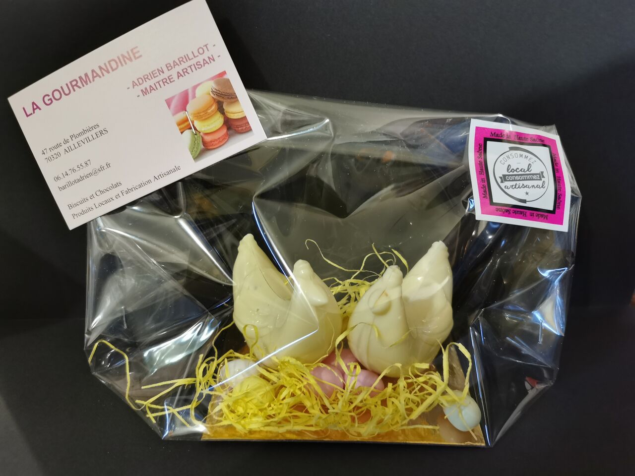 Mini poule et leurs oeufs 40g. 