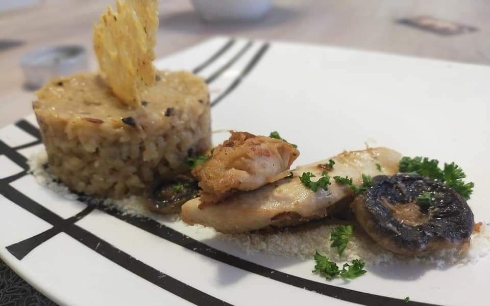 RISOTTO AUX CHAMPIGNONS NOIRES ET SES AIGUILETTES DE POULET