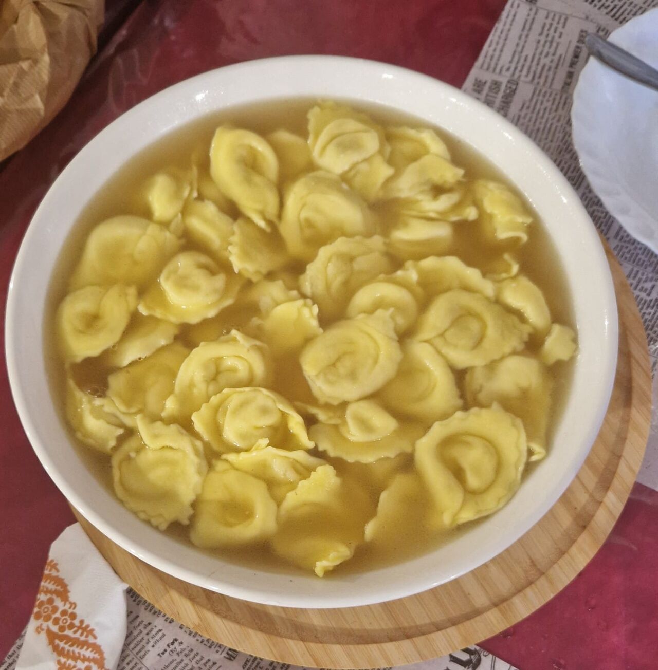 CAPPELLETTI IN BRODO