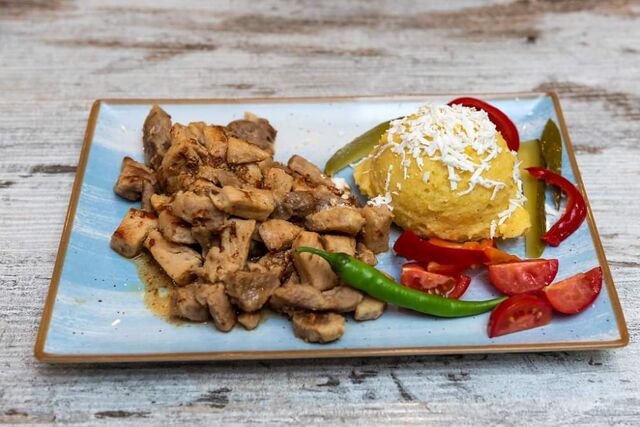 Pomana Porcului cu Mamaliga