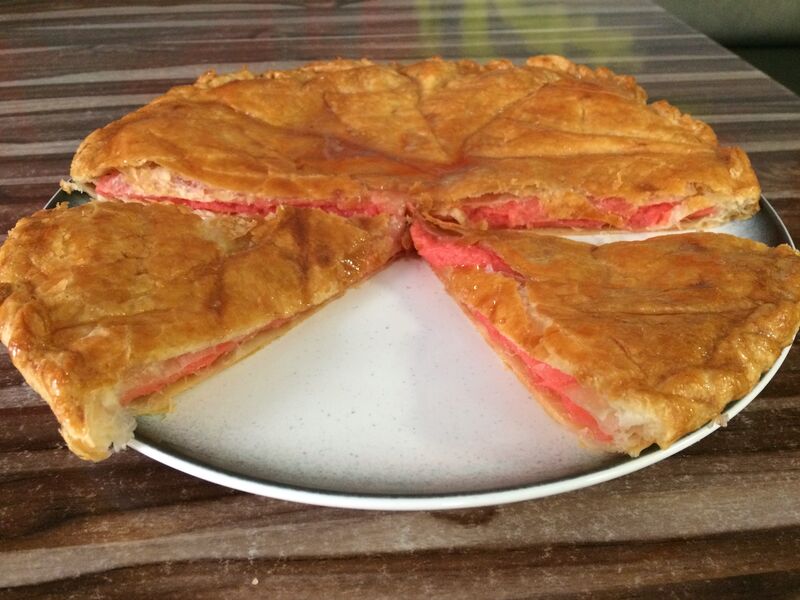 Galette faite maison frangipane/pralines.