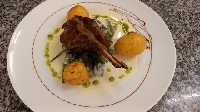 Carré d'agneau à la crème de parmesan