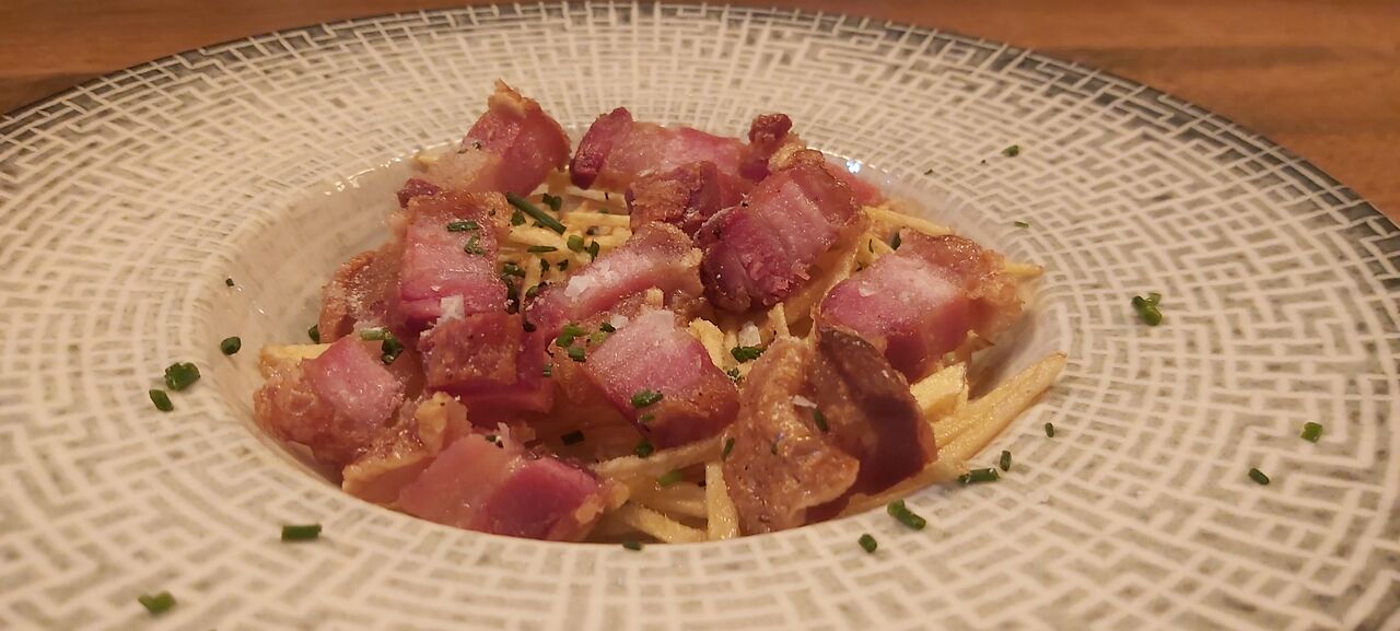 Huevo a baja Temperatura,patatas paja y Torreznos