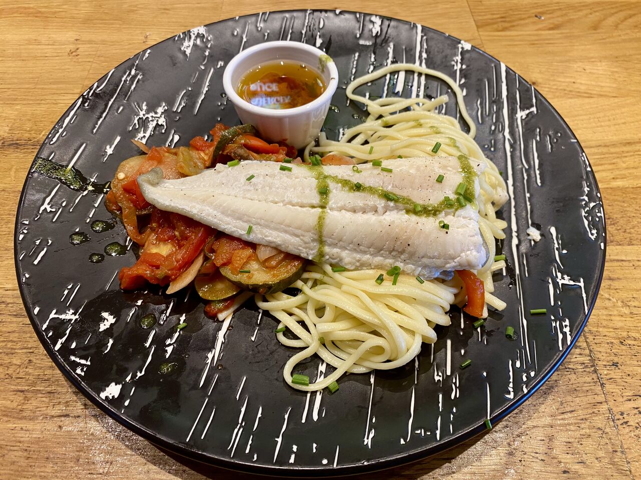 Filet de loup, sauce vierge