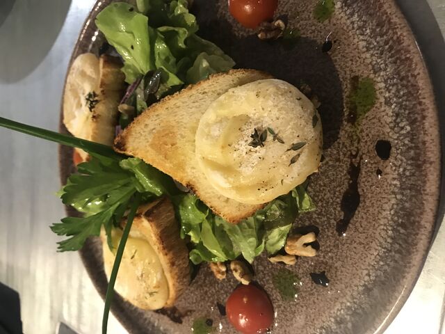 Tartine de chèvre au miel et thym