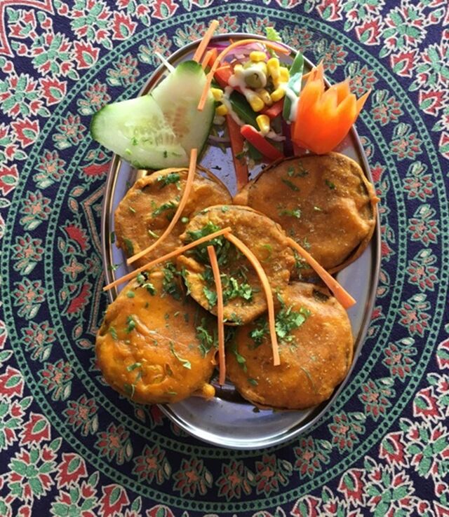Beignets d'aubergines à la farine de pois chiches