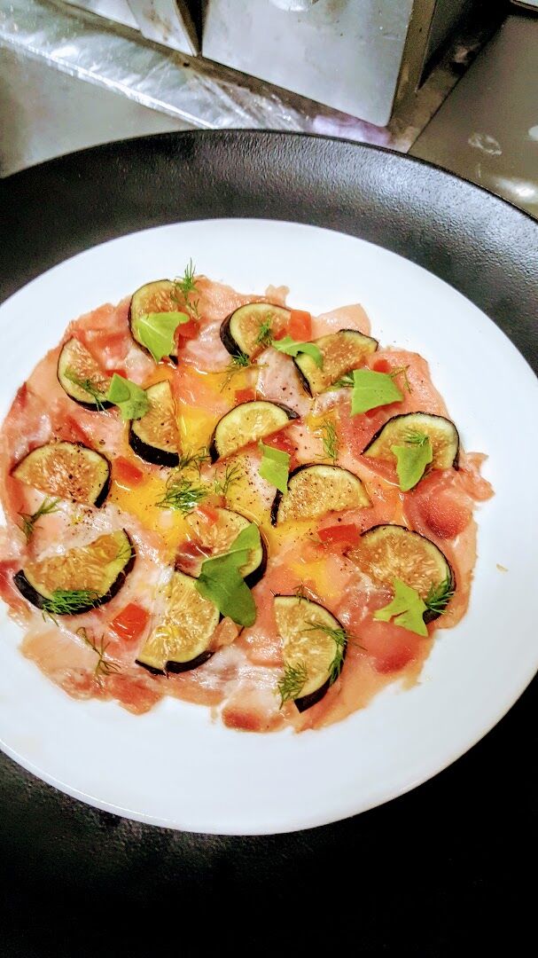 Carpaccio de thon aux figues fraîches