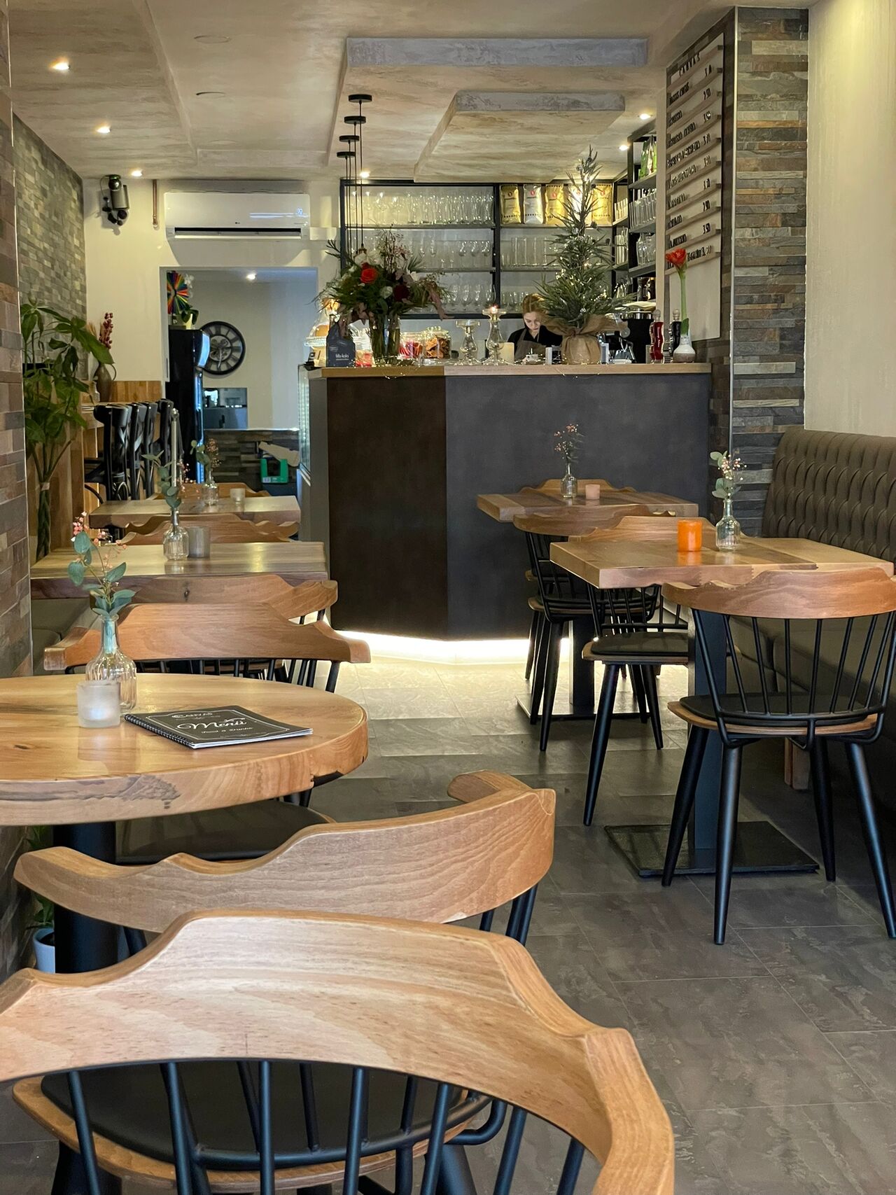 Wir laden euch zum bleiben und verweilen ein.