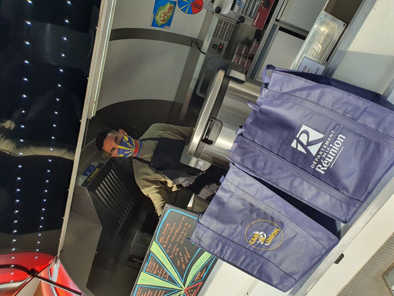 Opération Cari & Union - Repas offerts aux étudiants réunionnais de Bordeaux
