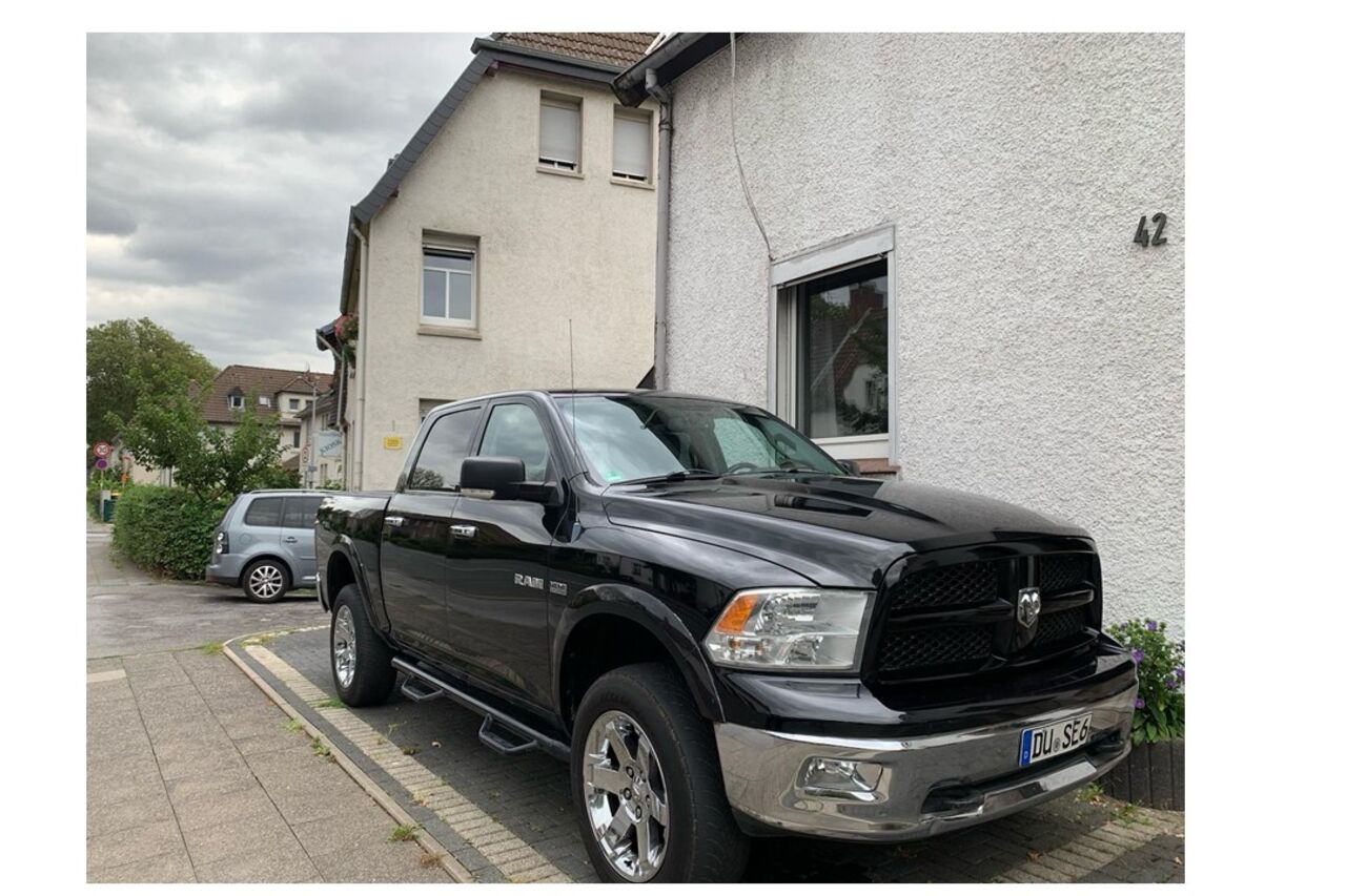 El Empleado - Thomas & Melanie