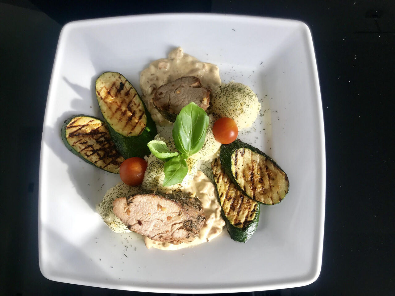 #daniezkarty #nowemenu #medaliownyzpolędwiczek #puree #grillowanewarzywa