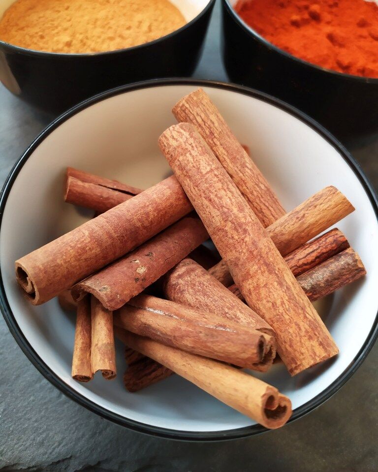 CANELA CASSIA EN RAMA (50 gr.) 100% corteza de canela cassia. 