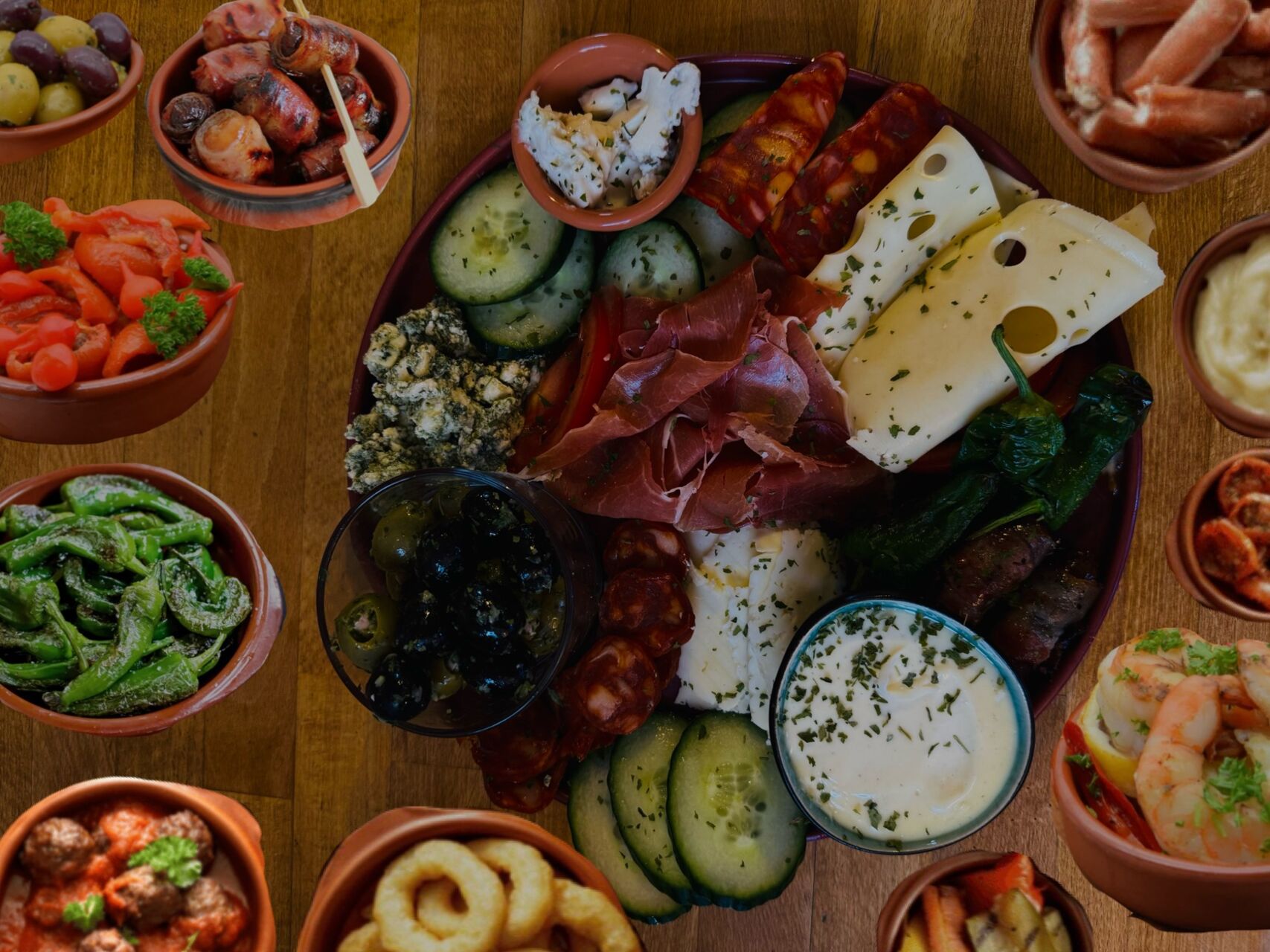 Tapas Satt Fr./Sa. 29,90€ So-Do 24,90€