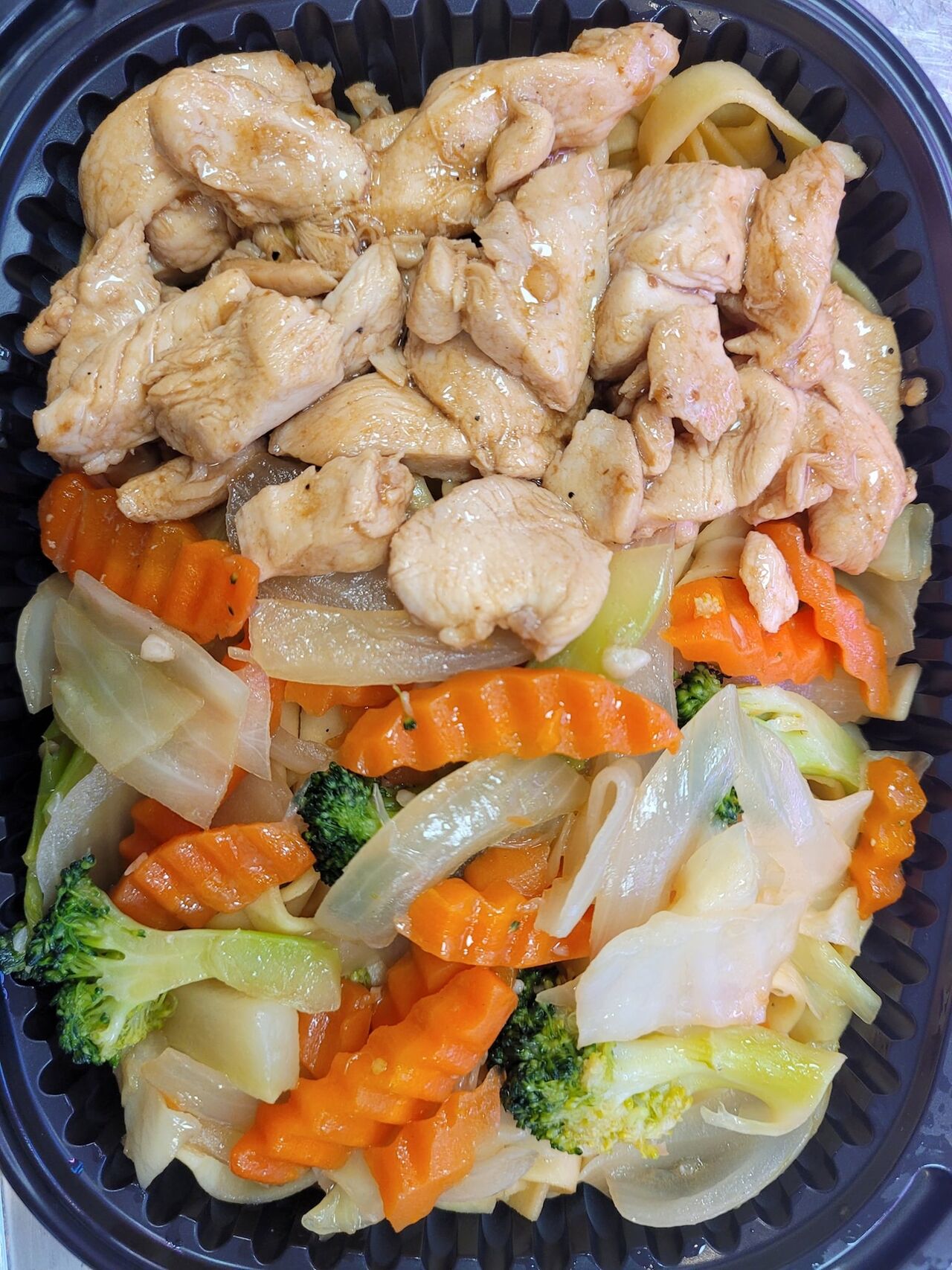 Kong Asian Food
Existe au choix : poulet ou crevettes sautés aux légumes