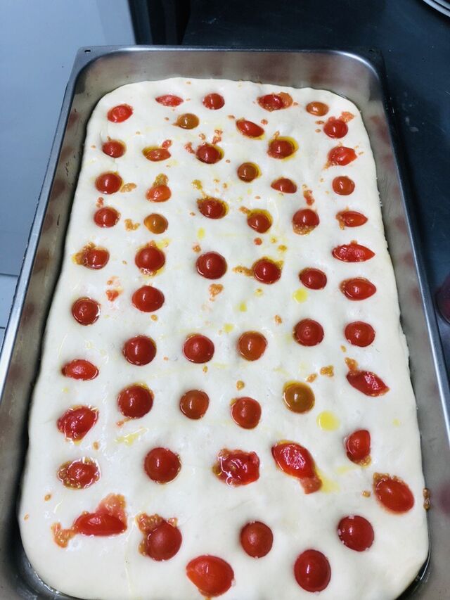 La focaccia va rentrer au four