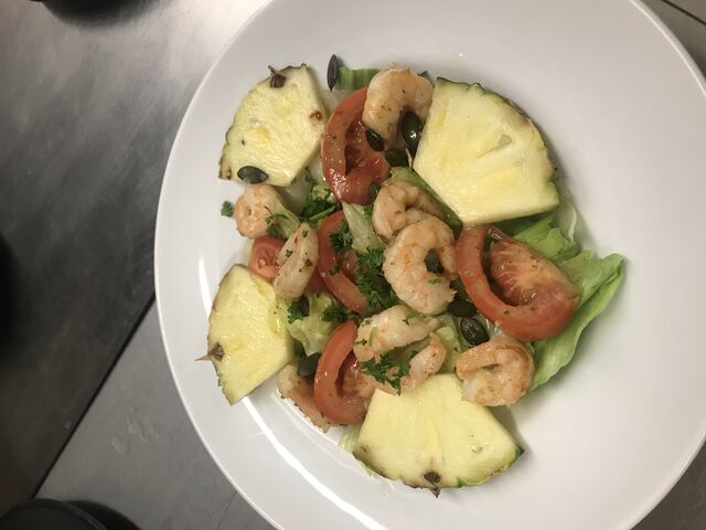 Salat mit Garnelen 