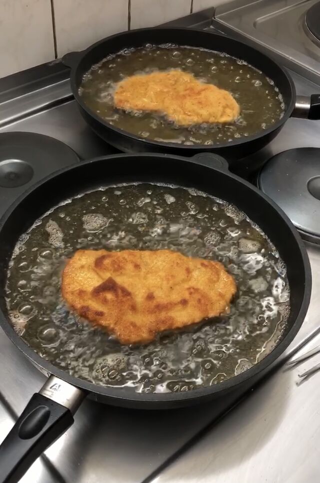 Schnitzel - immer frisch aus der Pfanne!