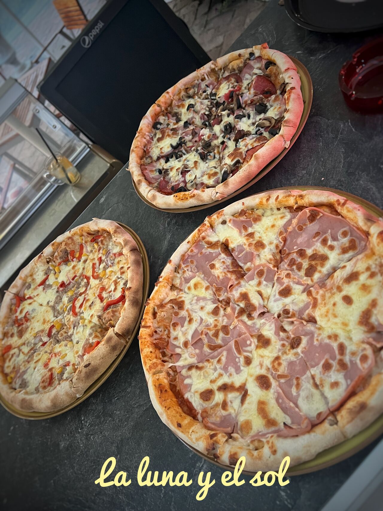 Pizza cu margine de cascaval