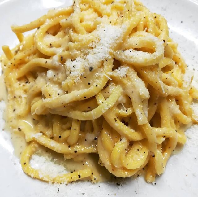 I mitici tonnarelli cacio e pepe