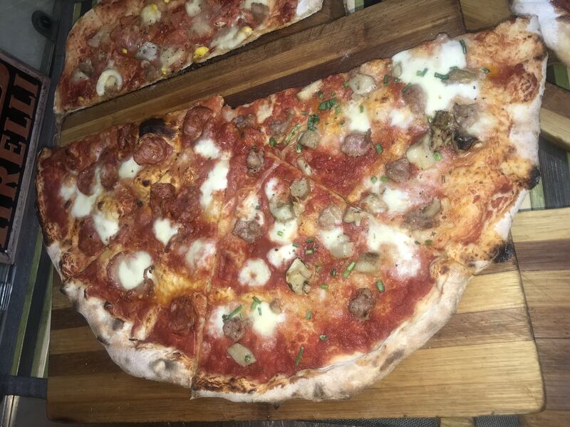 Salsiccia e funghi porcini 