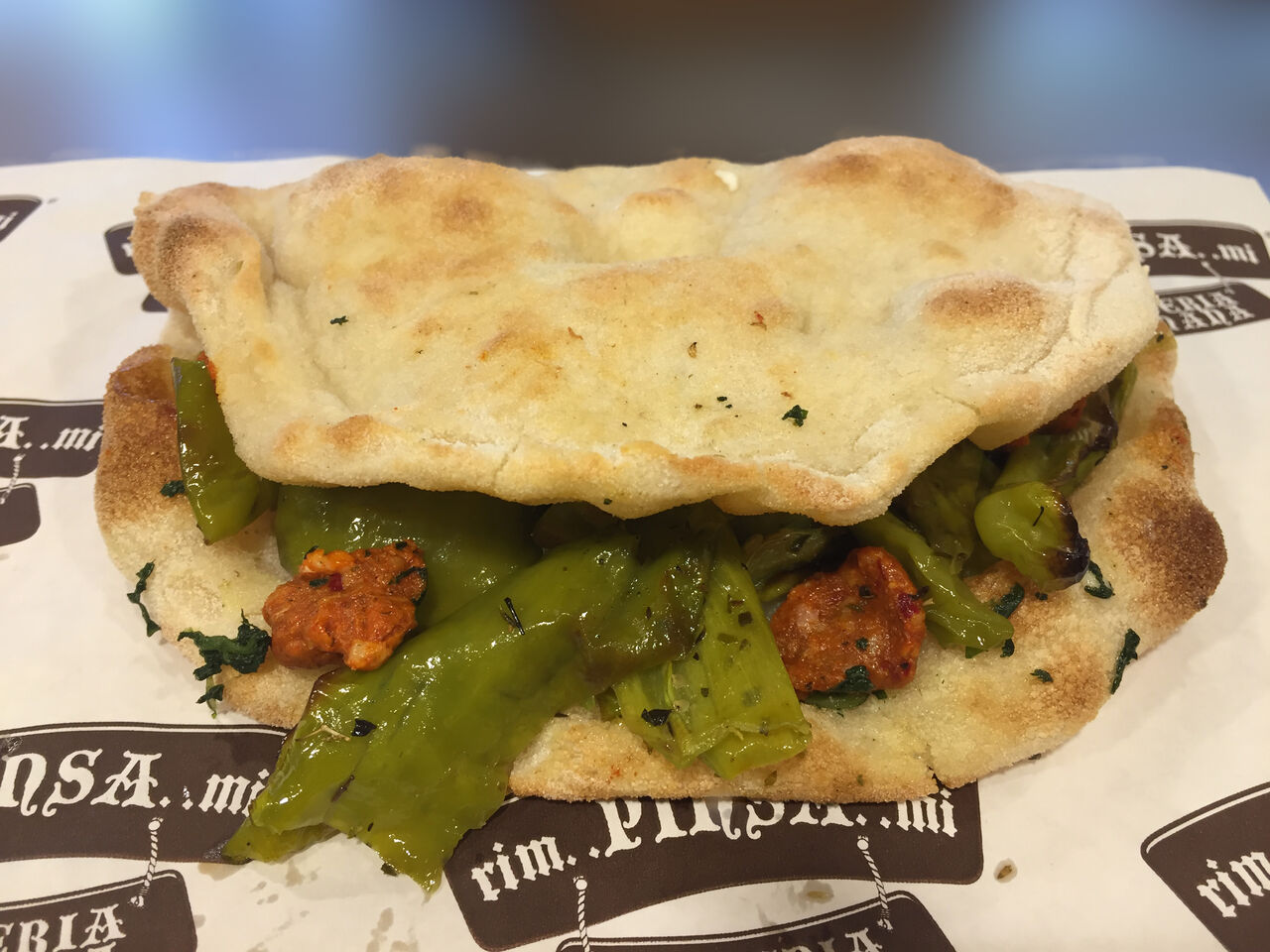 Pinsotto friggitelli nduja e crema ai 4 formaggi