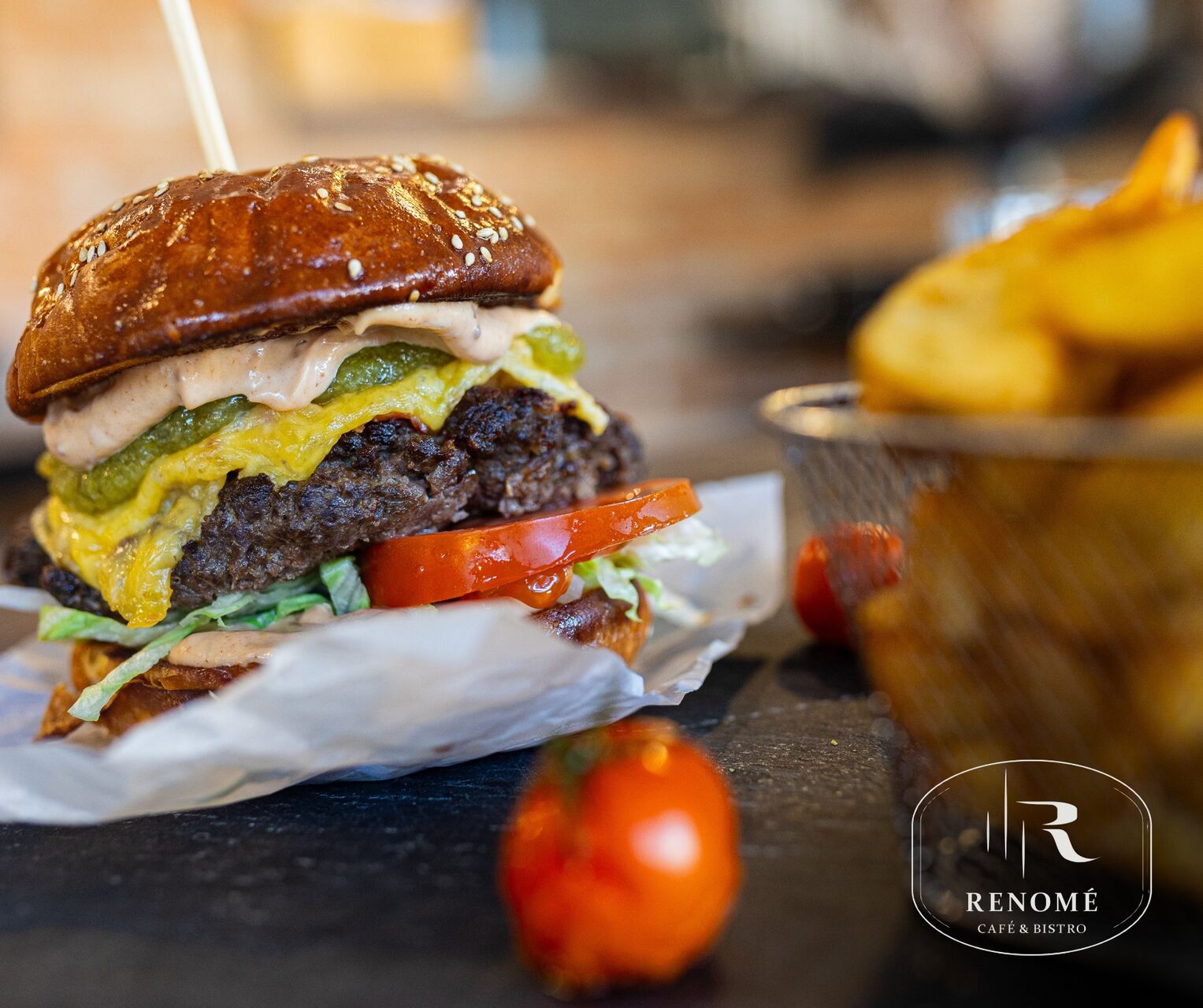 Igazi klasszikus, ami sosem megy ki a divatból! 🔥🍔