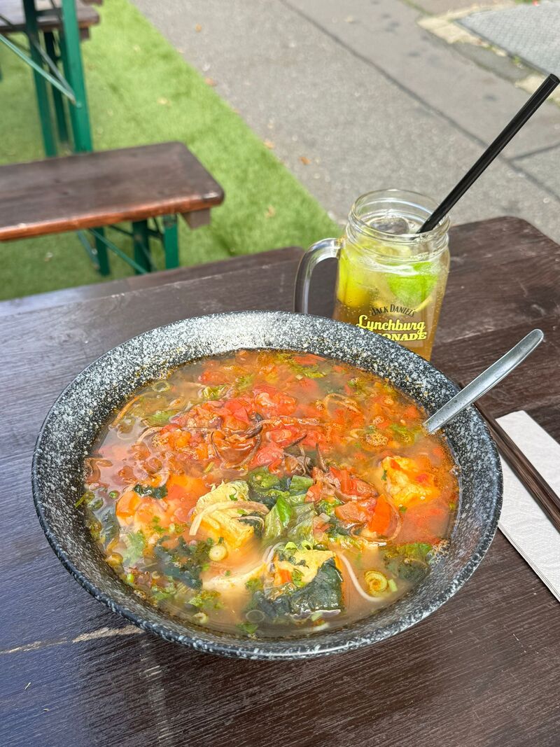 Bún Riêu cua - Reisnuddeln mit Krabben Brühe