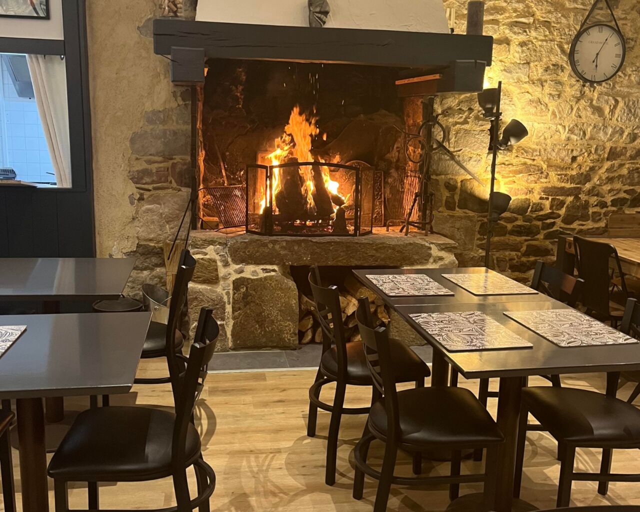 Feu de cheminée pour réchauffer l’ambiance 