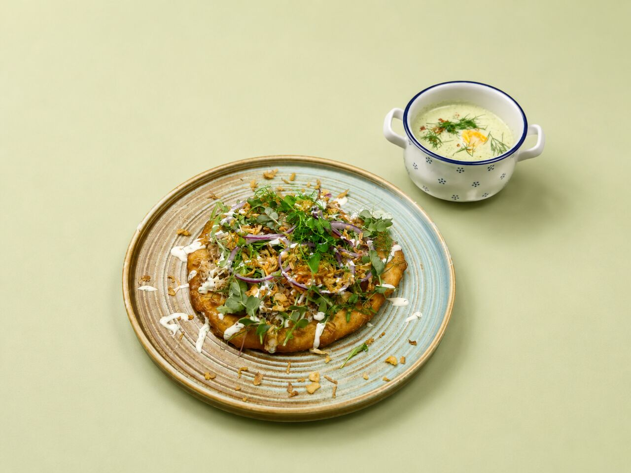 Menü 4: Hausgemachter Langos - € 14.90